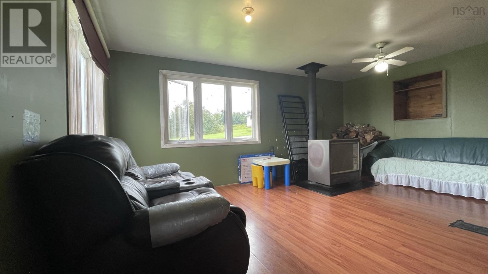 6674 Highway 101 Property Photo 7