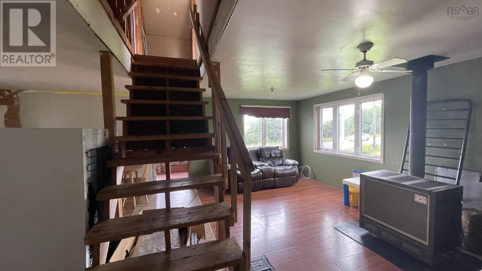 6674 Highway 101 Property Photo 8