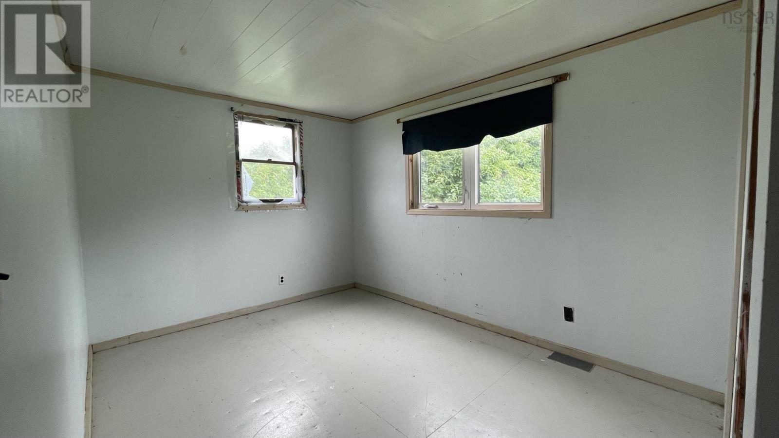 6674 Highway 101 Property Photo 10