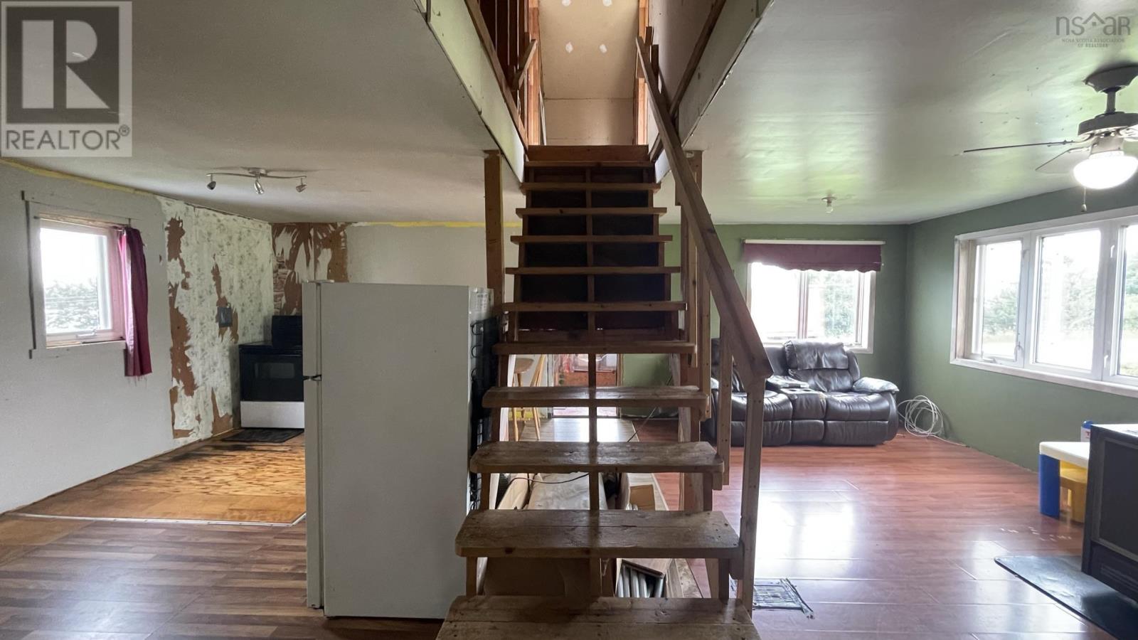 6674 Highway 101 Property Photo 14