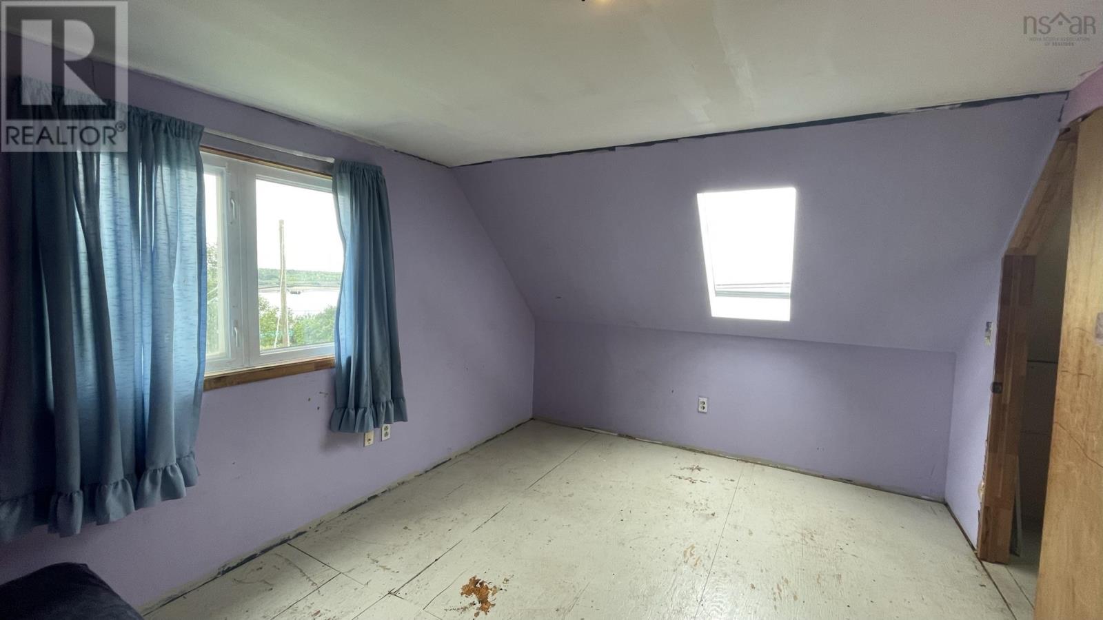 6674 Highway 101 Property Photo 15