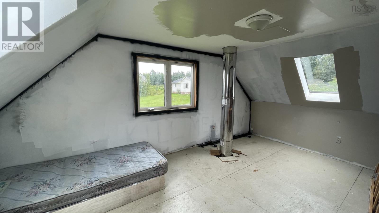 6674 Highway 101 Property Photo 18