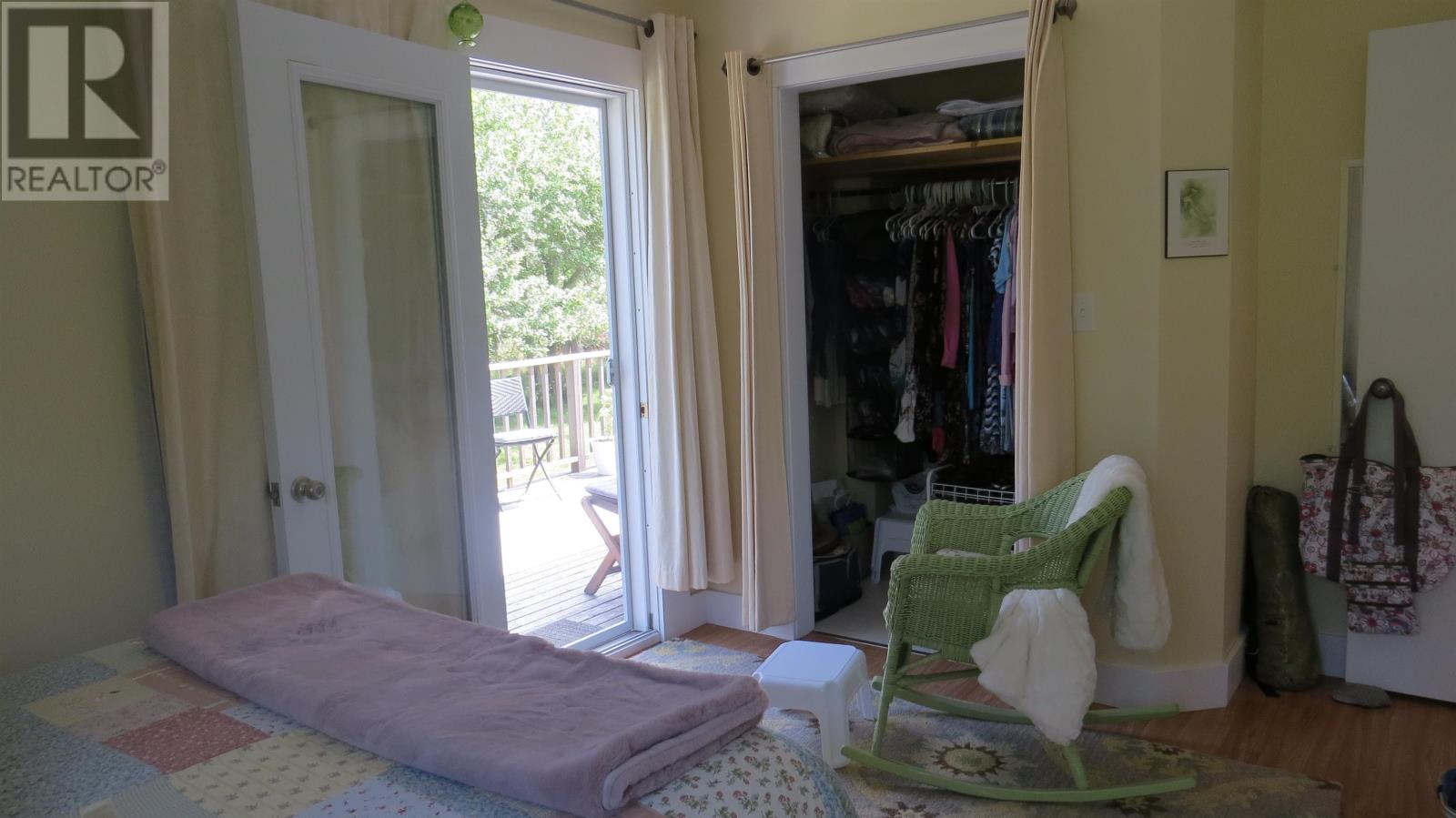 76 Peters Crescent Property Photo 11