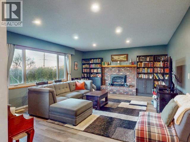 4678 Ontario Ave Property Photo 4