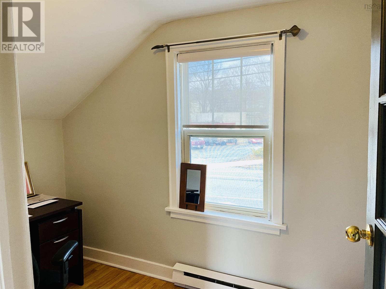 170 Ochterloney Street Property Photo 14