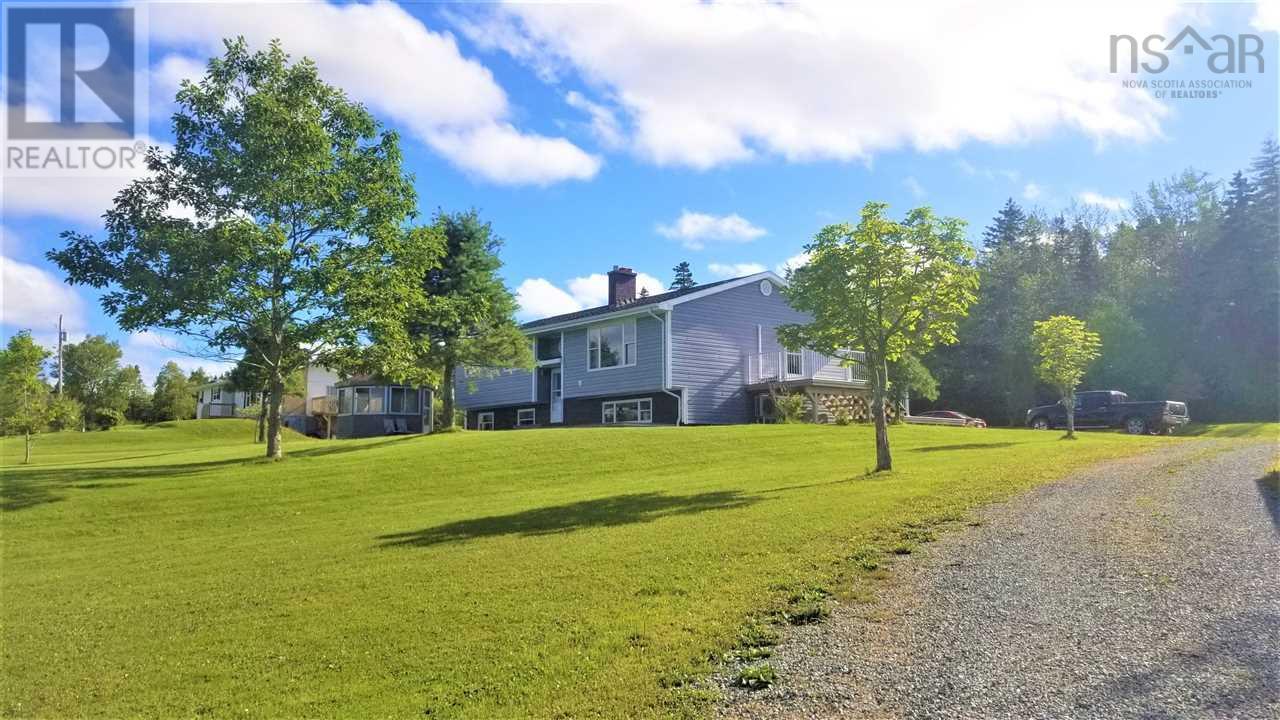 110 De Raymond Street Property Photo 3