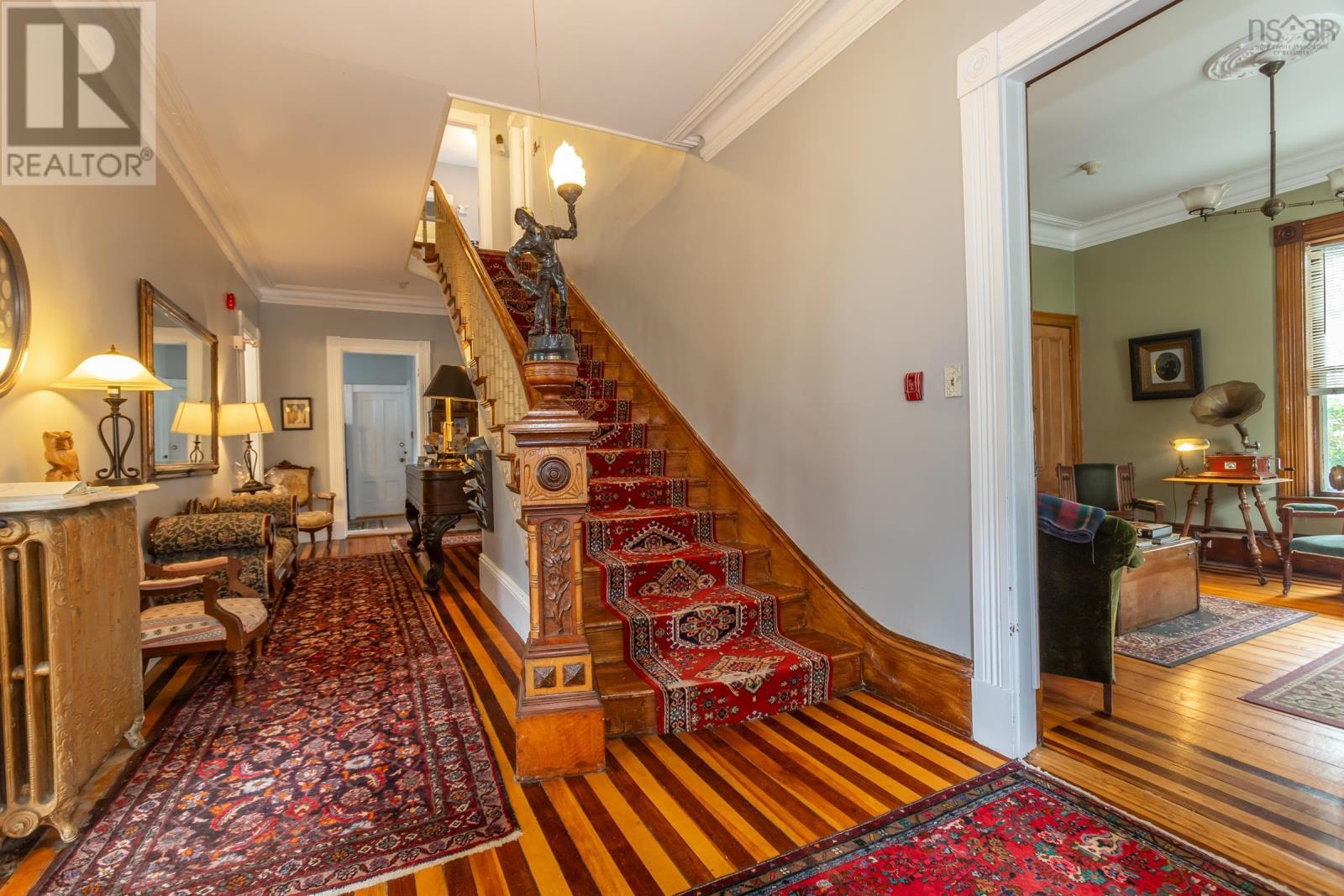 548 St George Street Property Photo 12