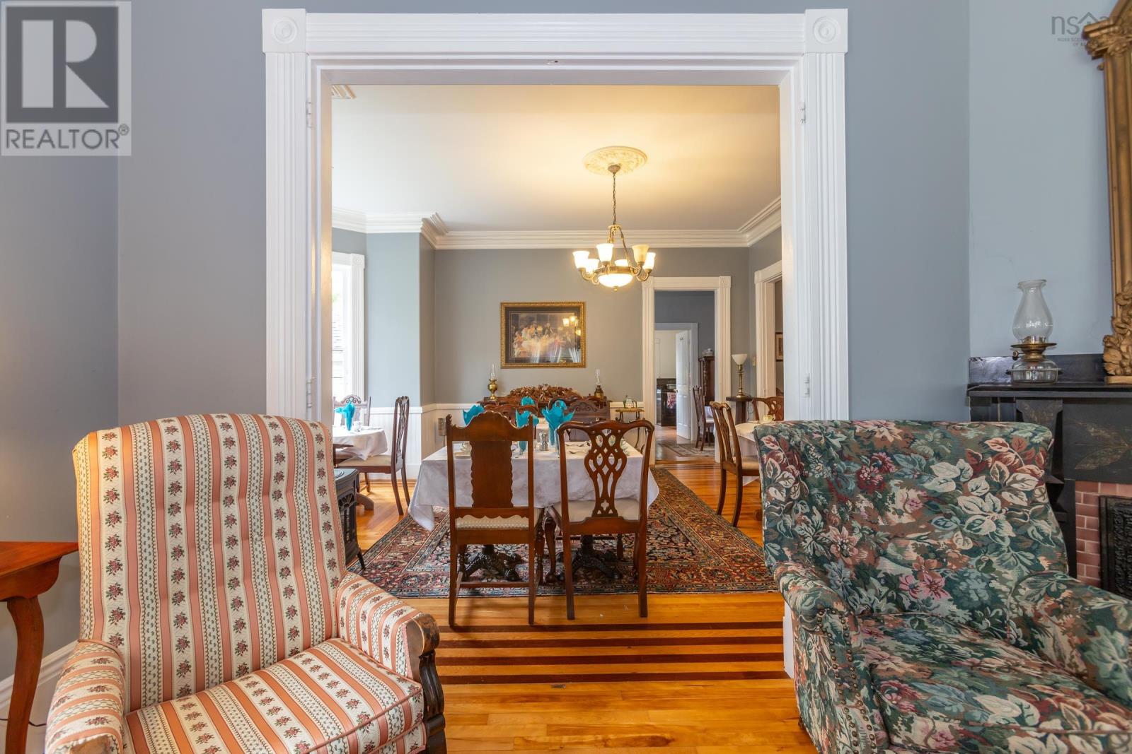 548 St George Street Property Photo 17