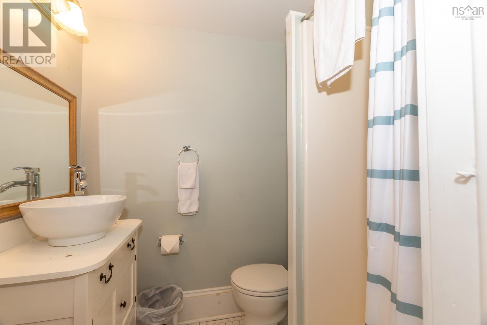 548 St George Street Property Photo 31