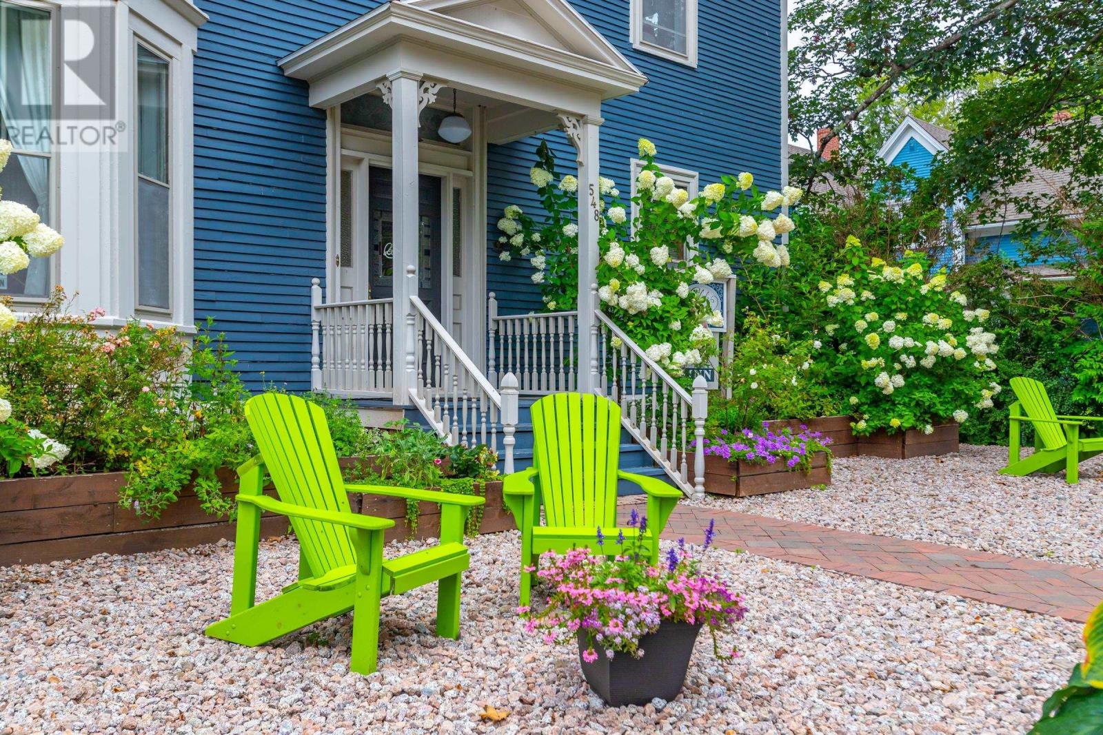 548 St George Street Property Photo 44