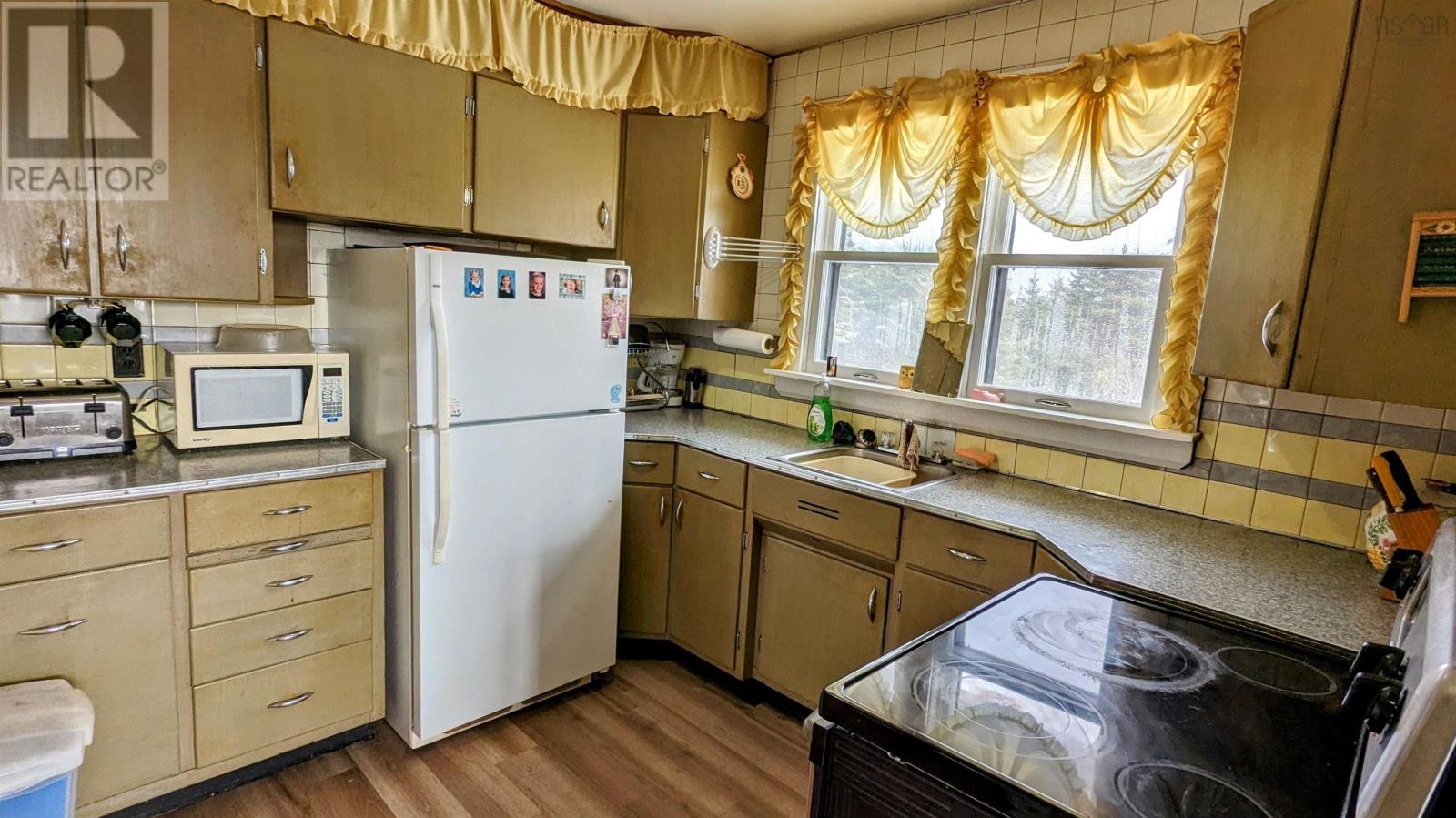 575 Whitehead Road Property Photo 11