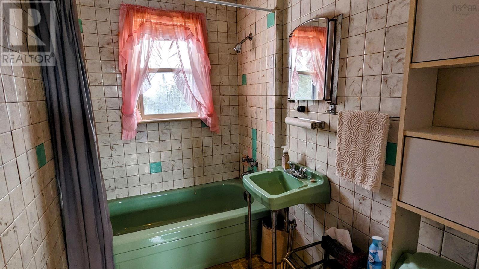 575 Whitehead Road Property Photo 15