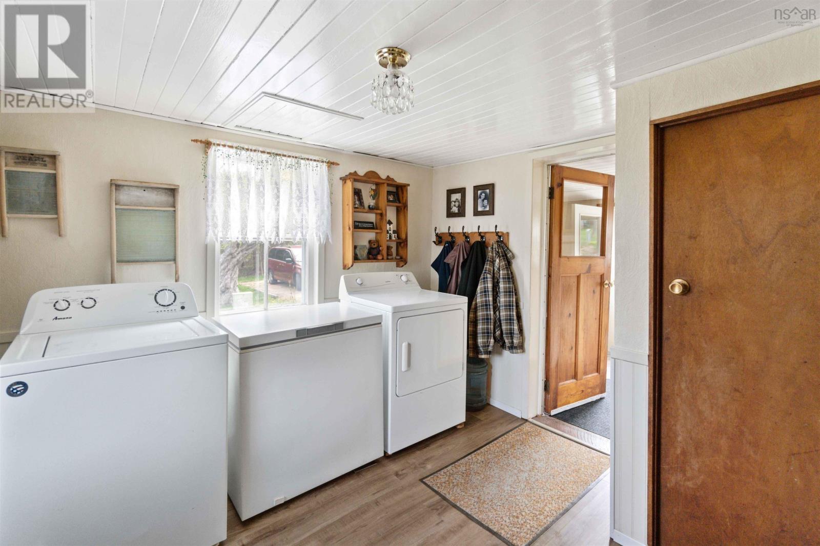 1256 Highway 1 Property Photo 16