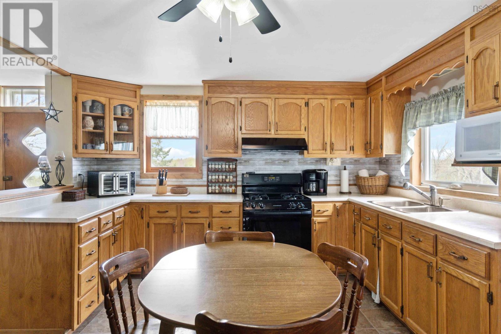 1256 Highway 1 Property Photo 18