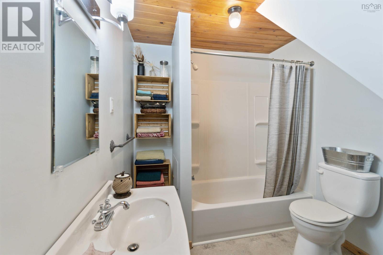 1256 Highway 1 Property Photo 24