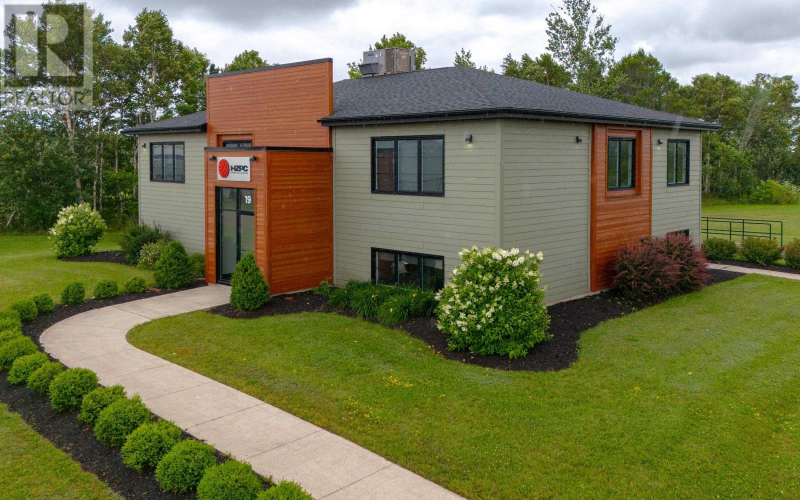 19 Regis Duffy Drive Property Photo 2