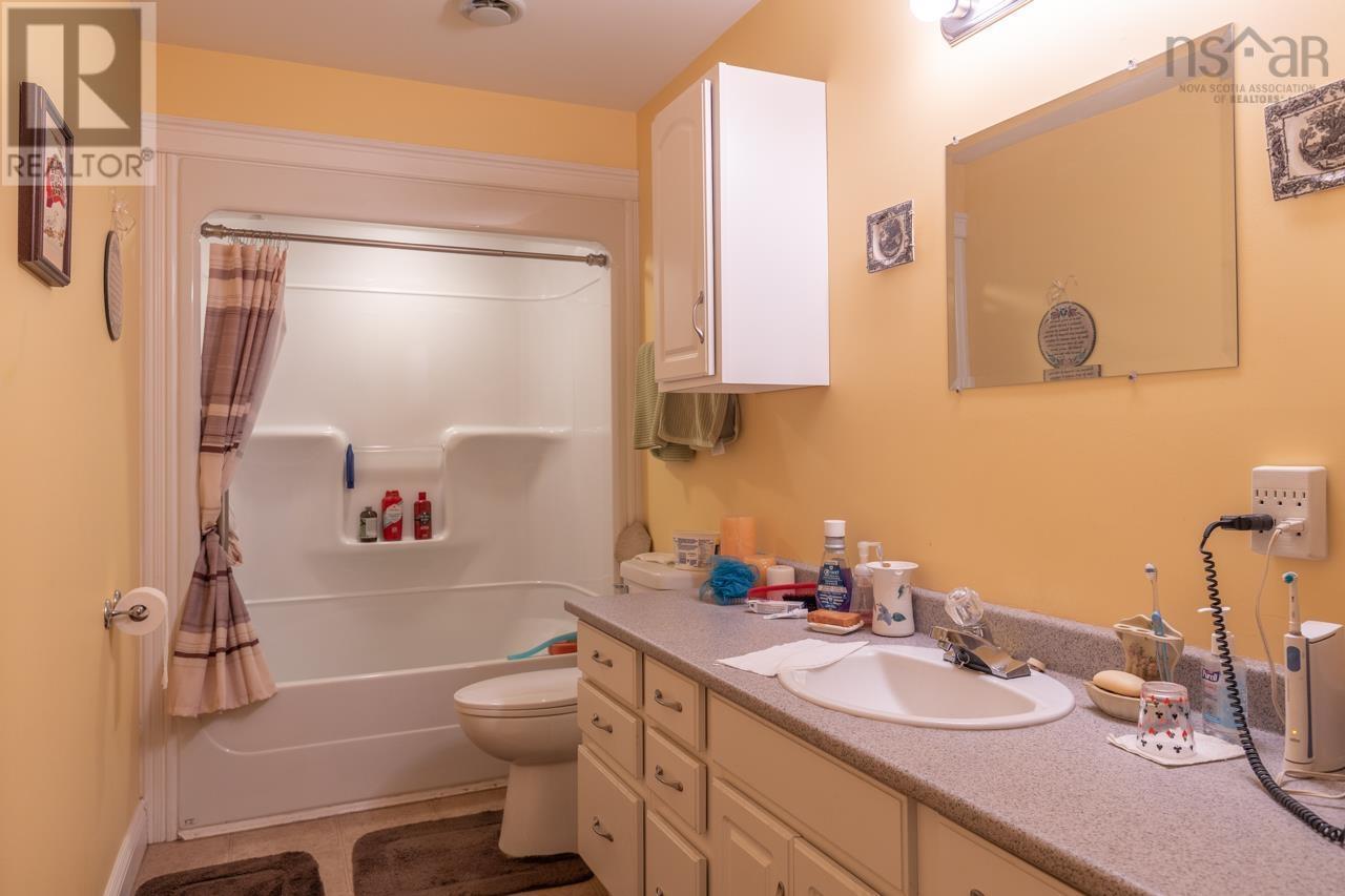 42-44 Bellmont Avenue Property Photo 25