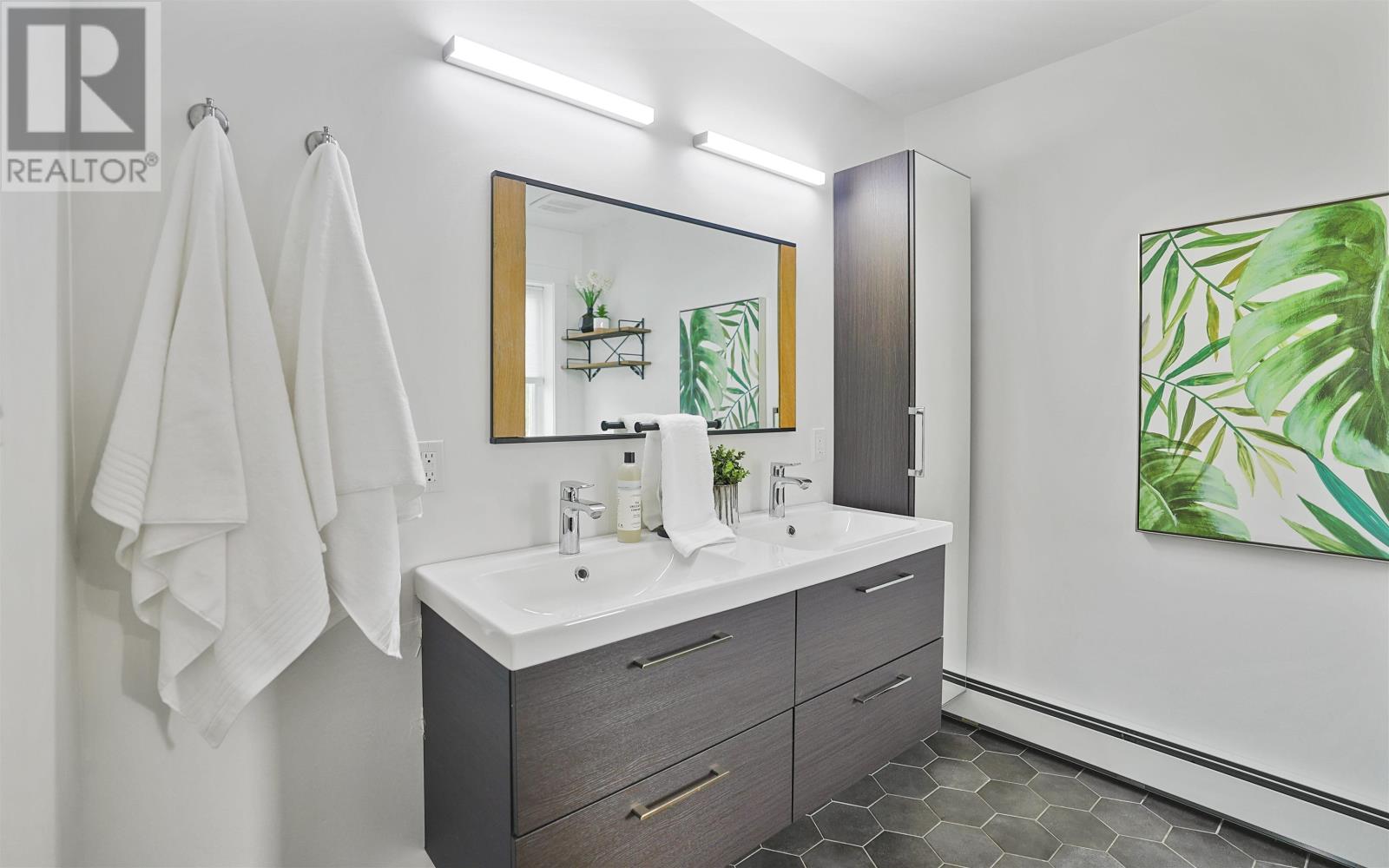 145 Queen Elizabeth Drive Property Photo 32