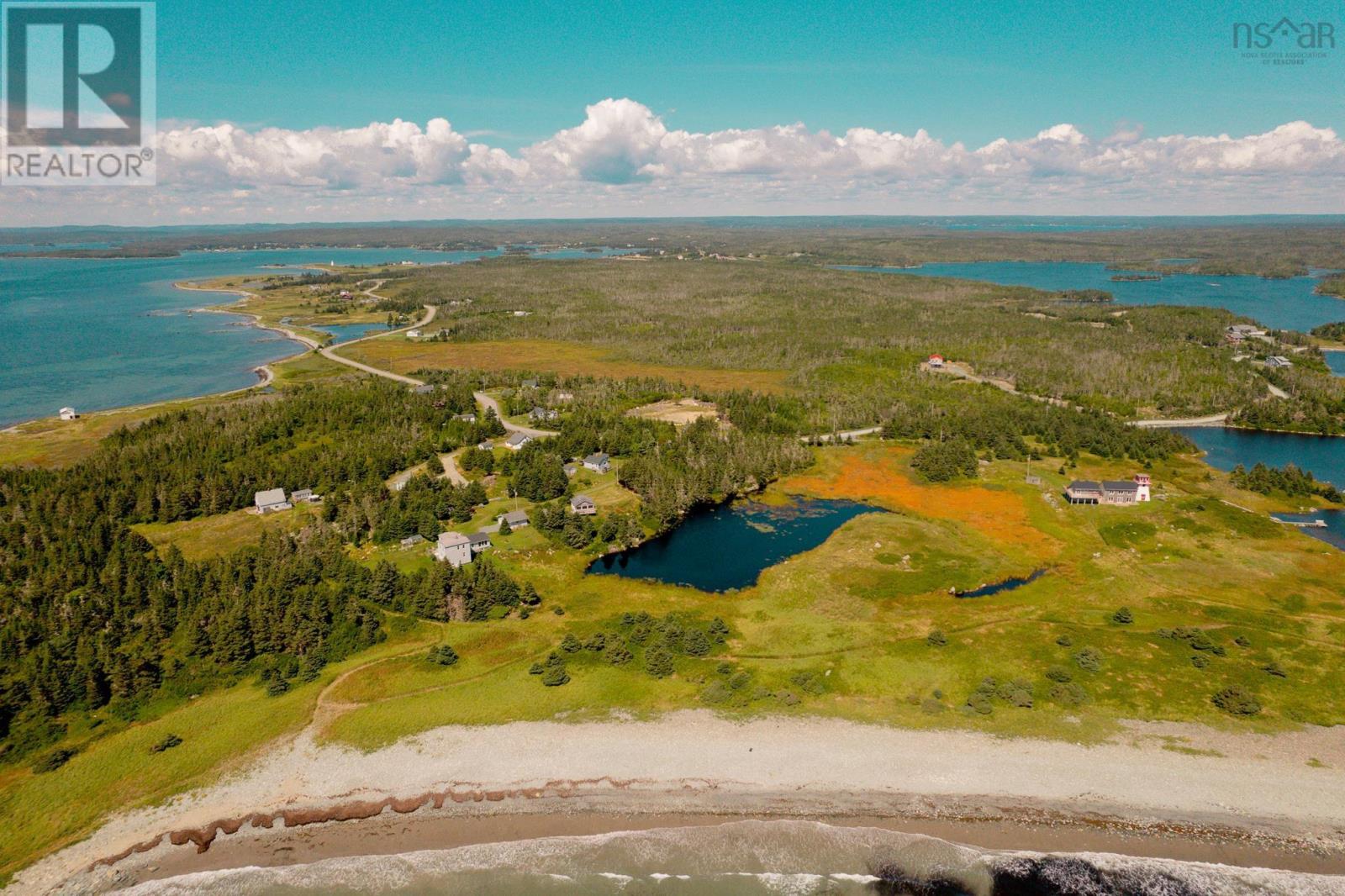 2775 Ostrea Lake Road Property Photo 4