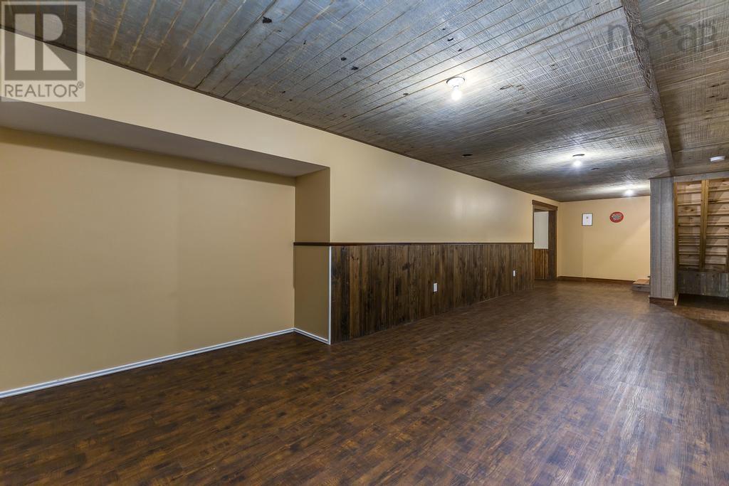 19384 Highway 2 Property Photo 33