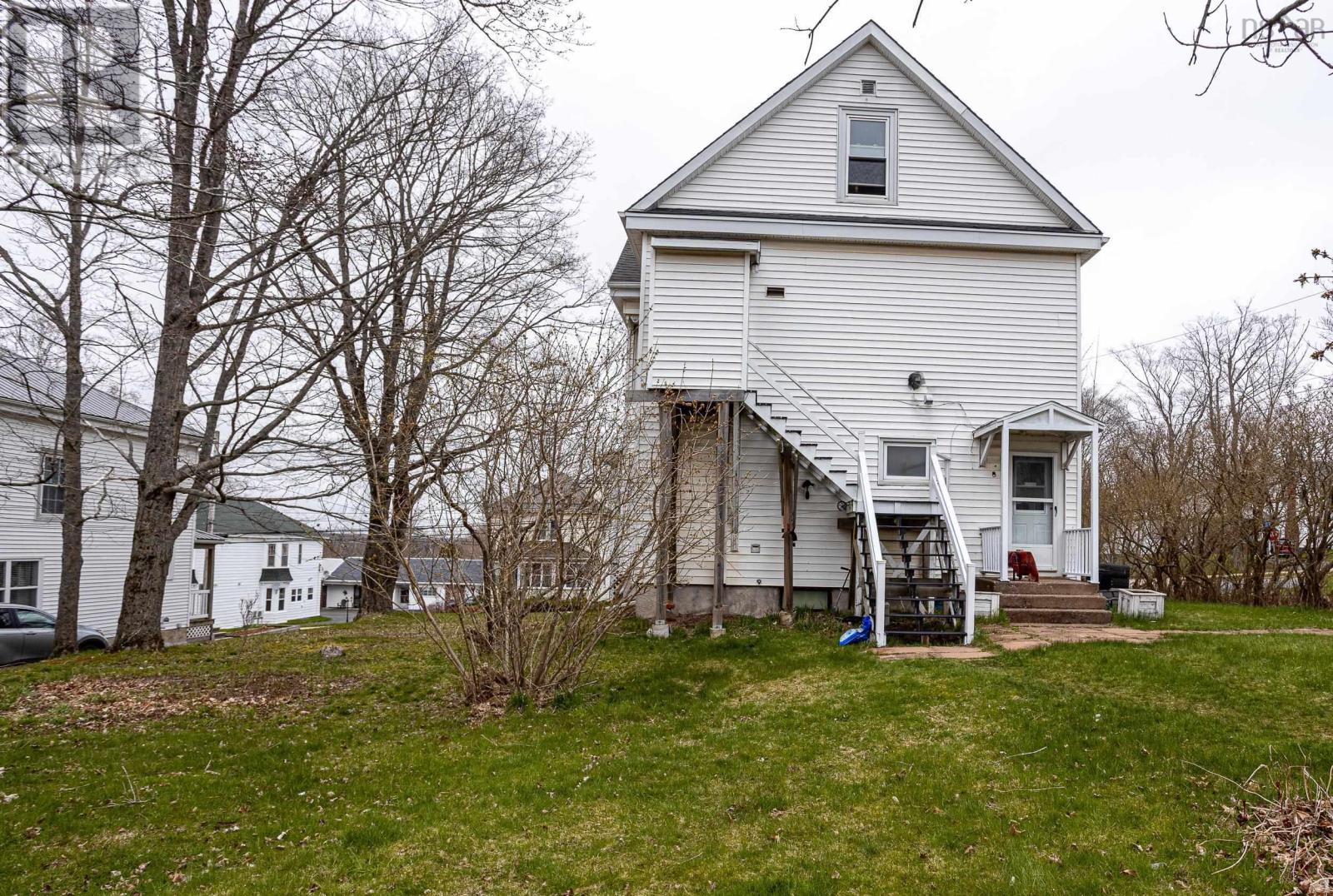 96 Lyman Street Property Photo 43