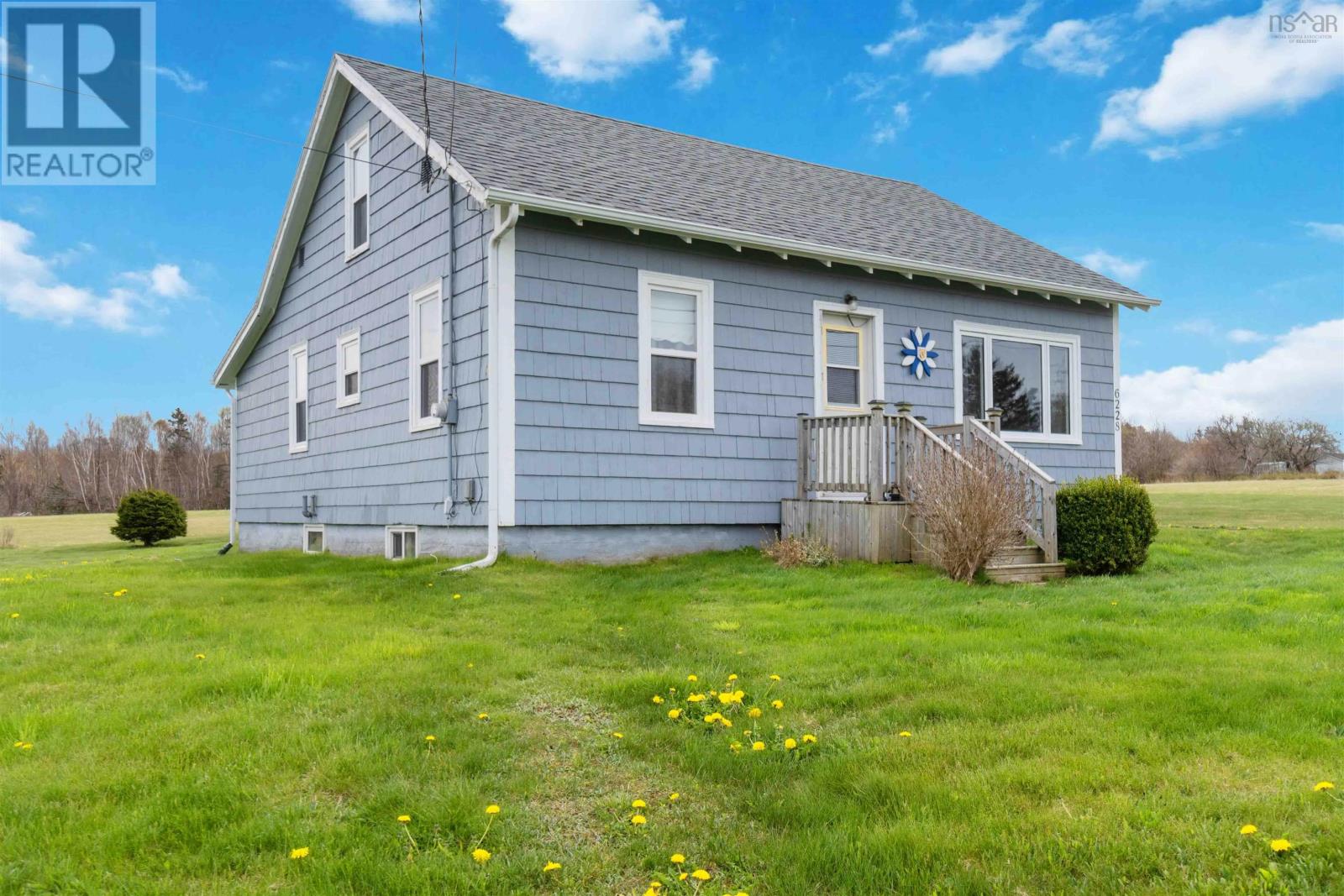 6228 Highway 101 Property Photo 3