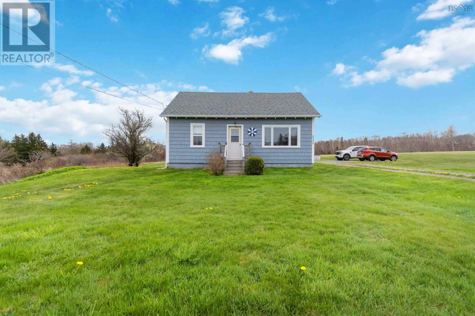 6228 Highway 101 Property Photo 4