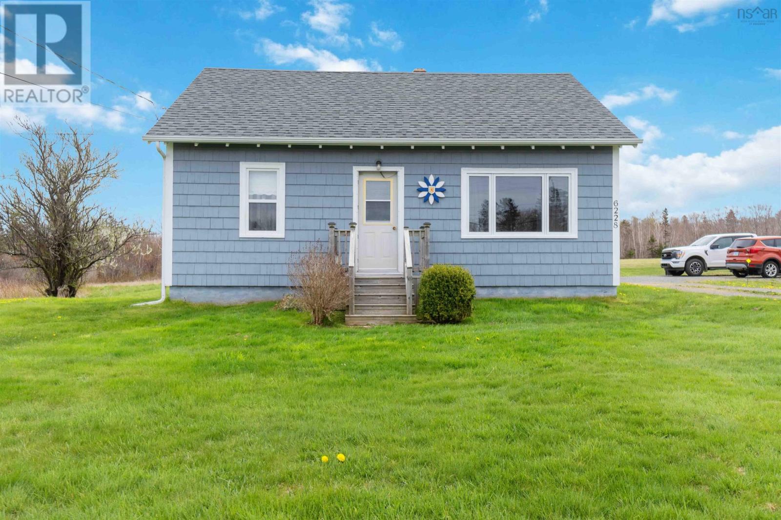 6228 Highway 101 Property Photo 5