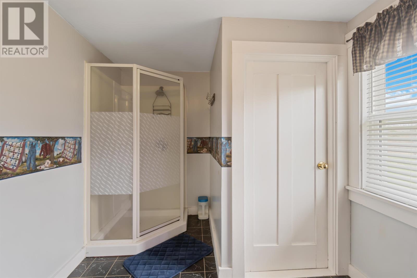 6228 Highway 101 Property Photo 10