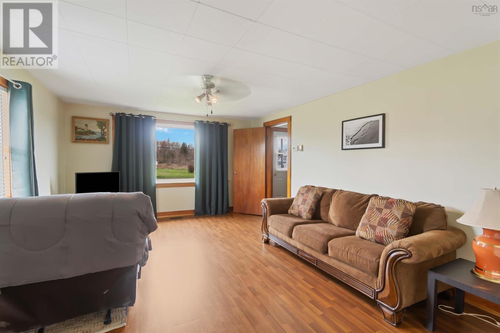 6228 Highway 101 Property Photo 19