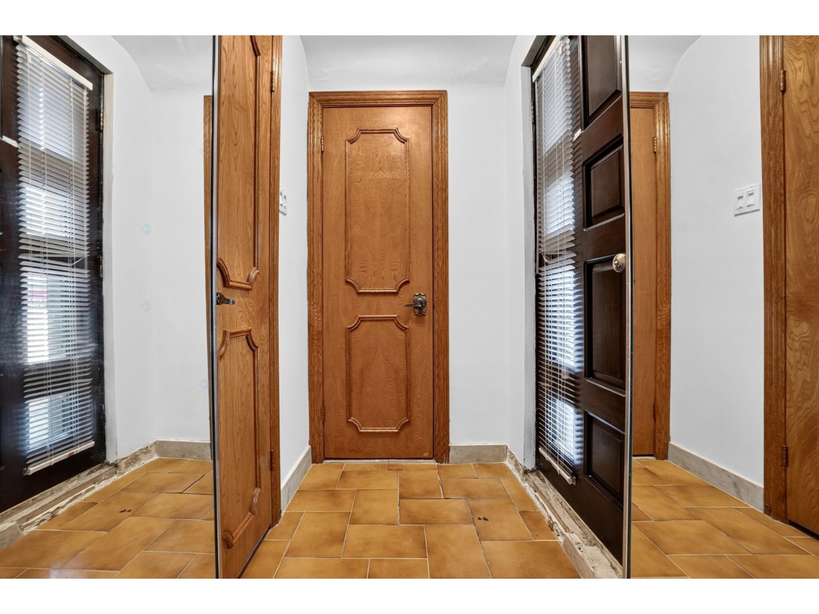 5600a Rue Éphrem-longpré Property Photo 2