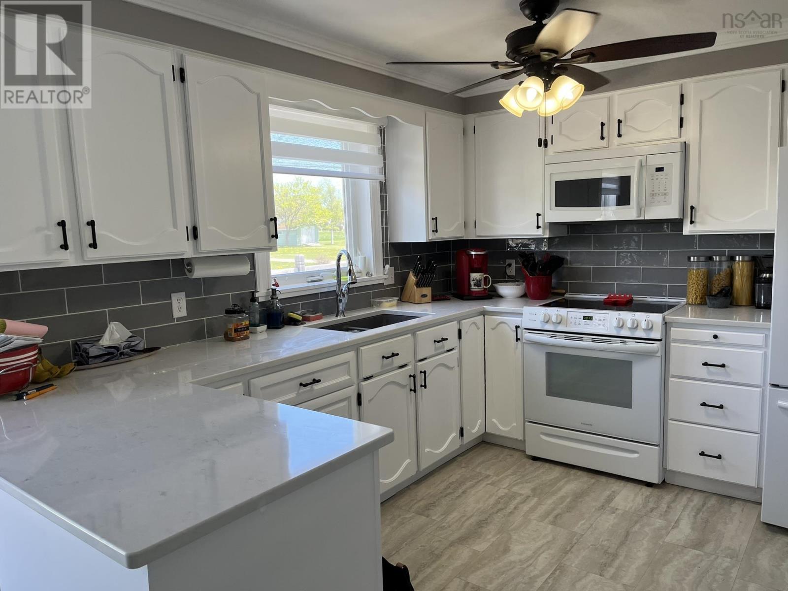 3668 Highway 209 Property Photo 9