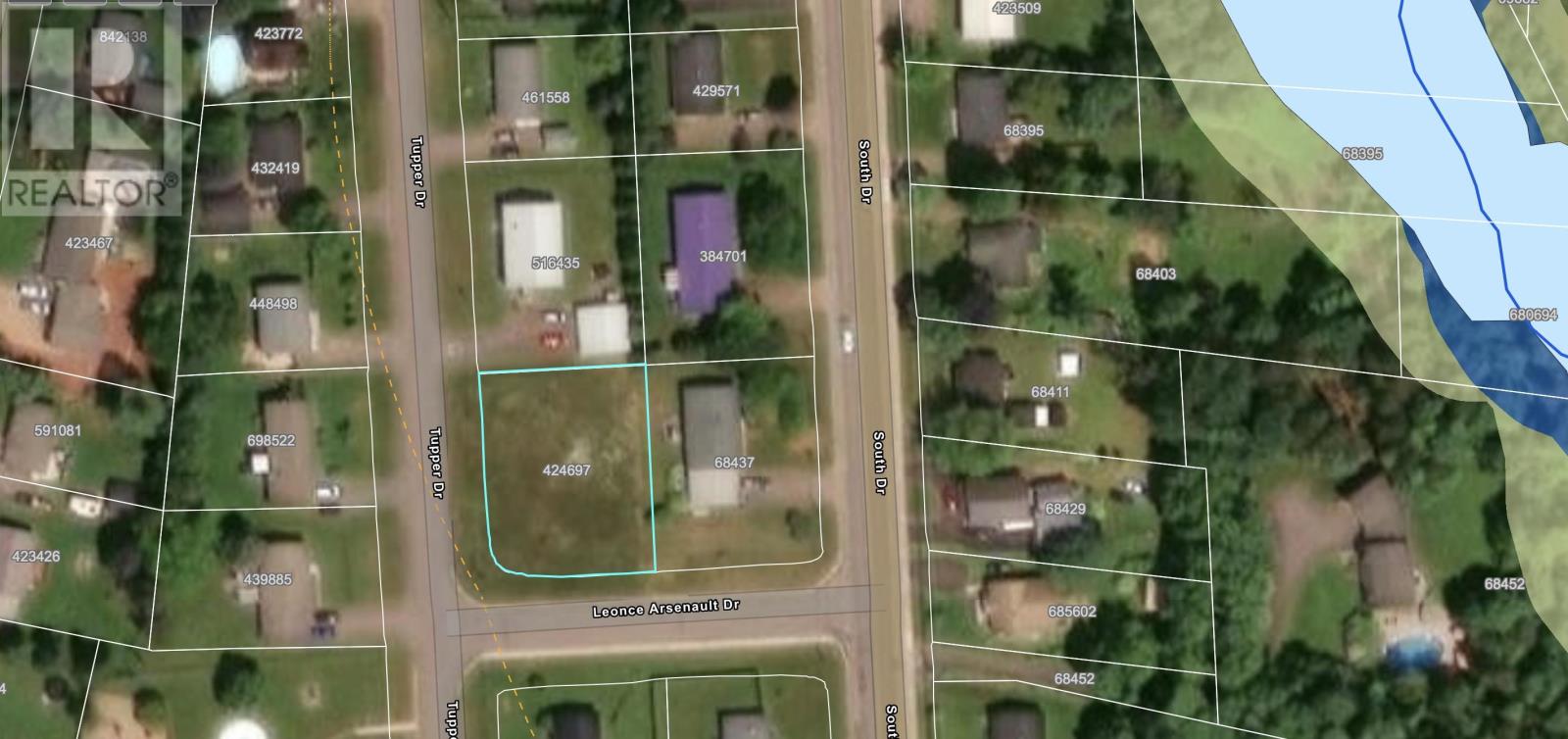 LOT TUPPER Drive Property Photo 1