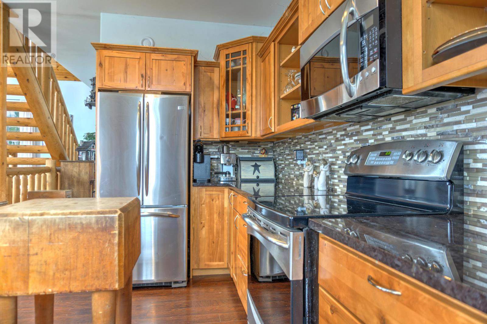 52 Cross Shores Loop Property Photo 4