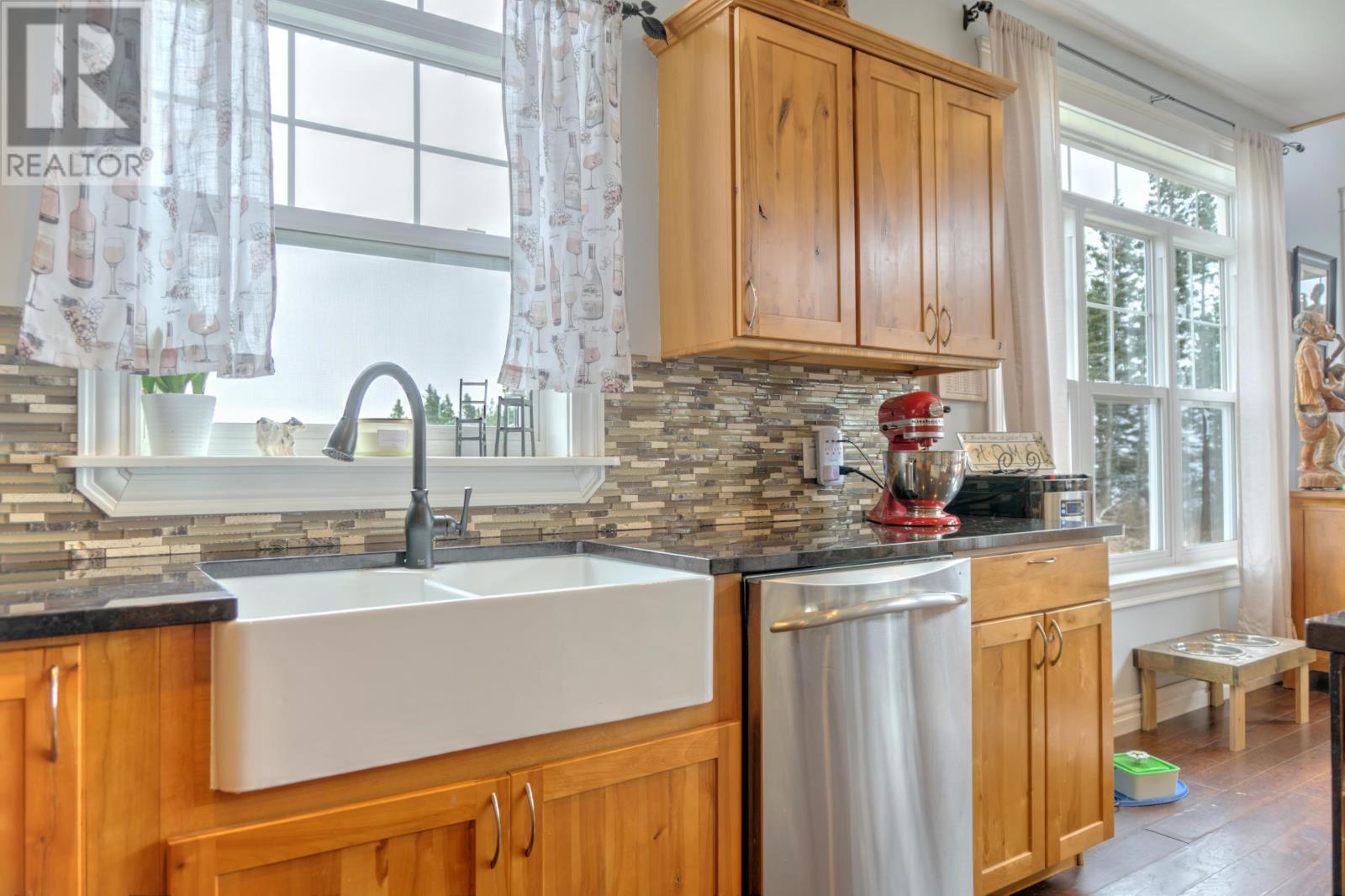 52 Cross Shores Loop Property Photo 6