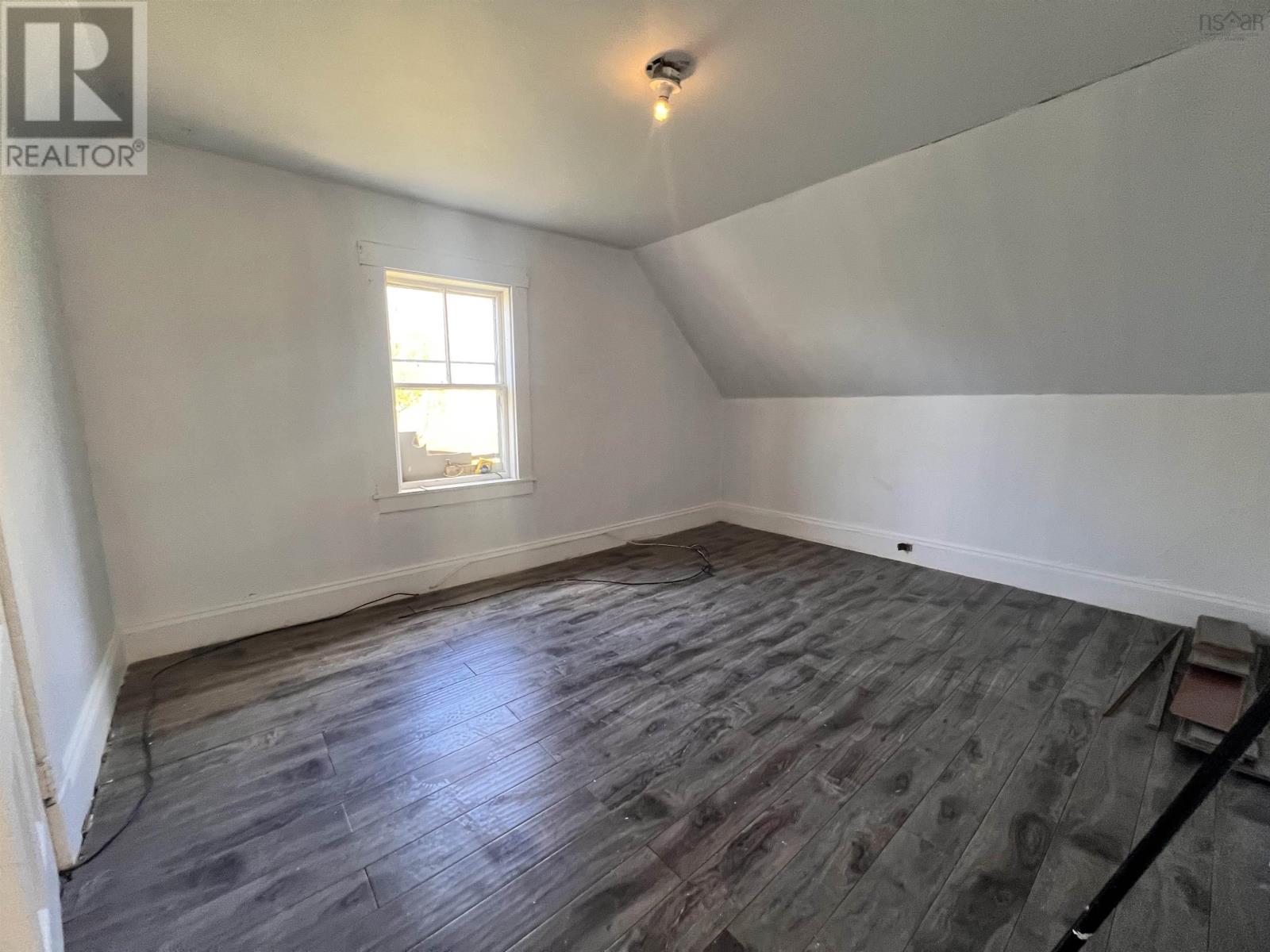 5 Pent Lane Property Photo 11