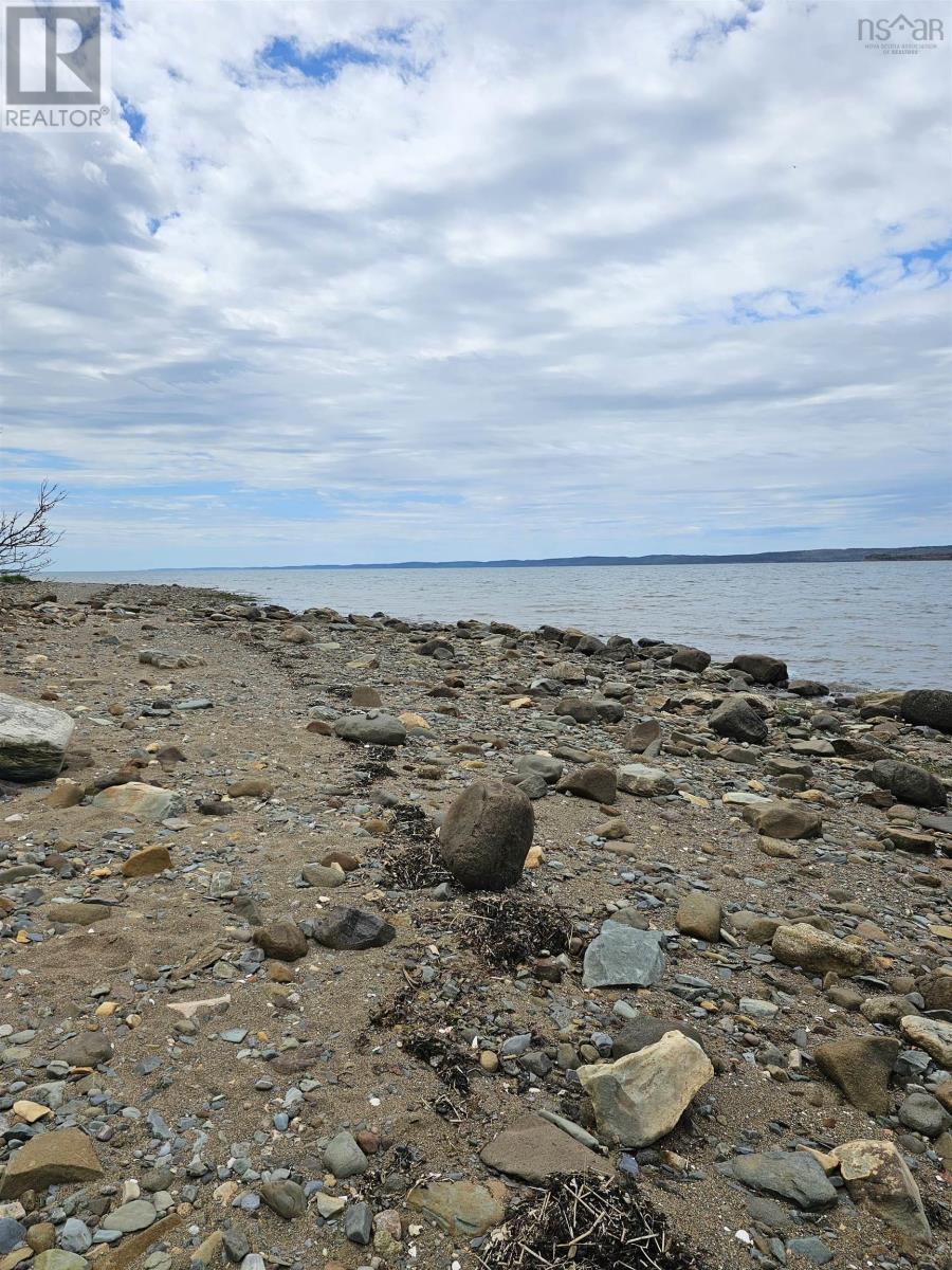 8865 & 8869 Highway 101 Property Photo 26