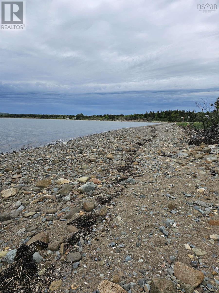 8865 & 8869 Highway 101 Property Photo 27