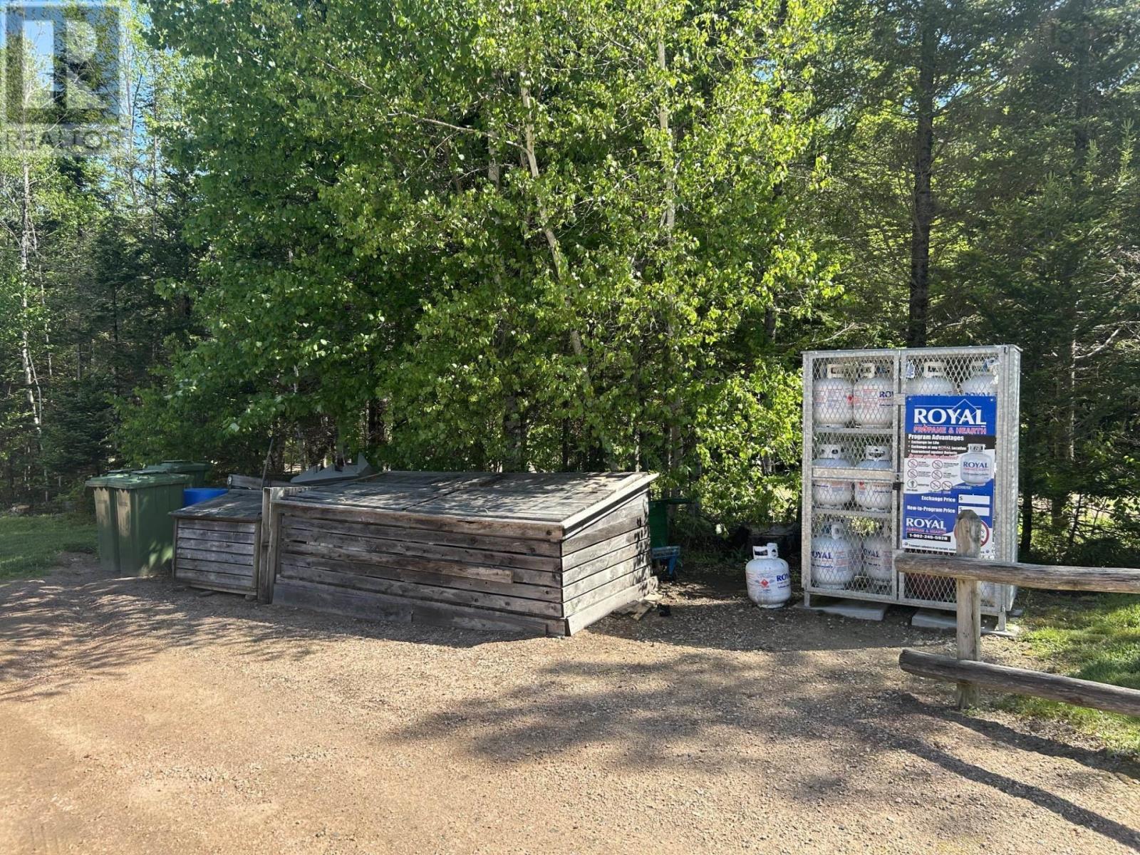 1223/1225/1227 East Dalhousie Road Property Photo 45