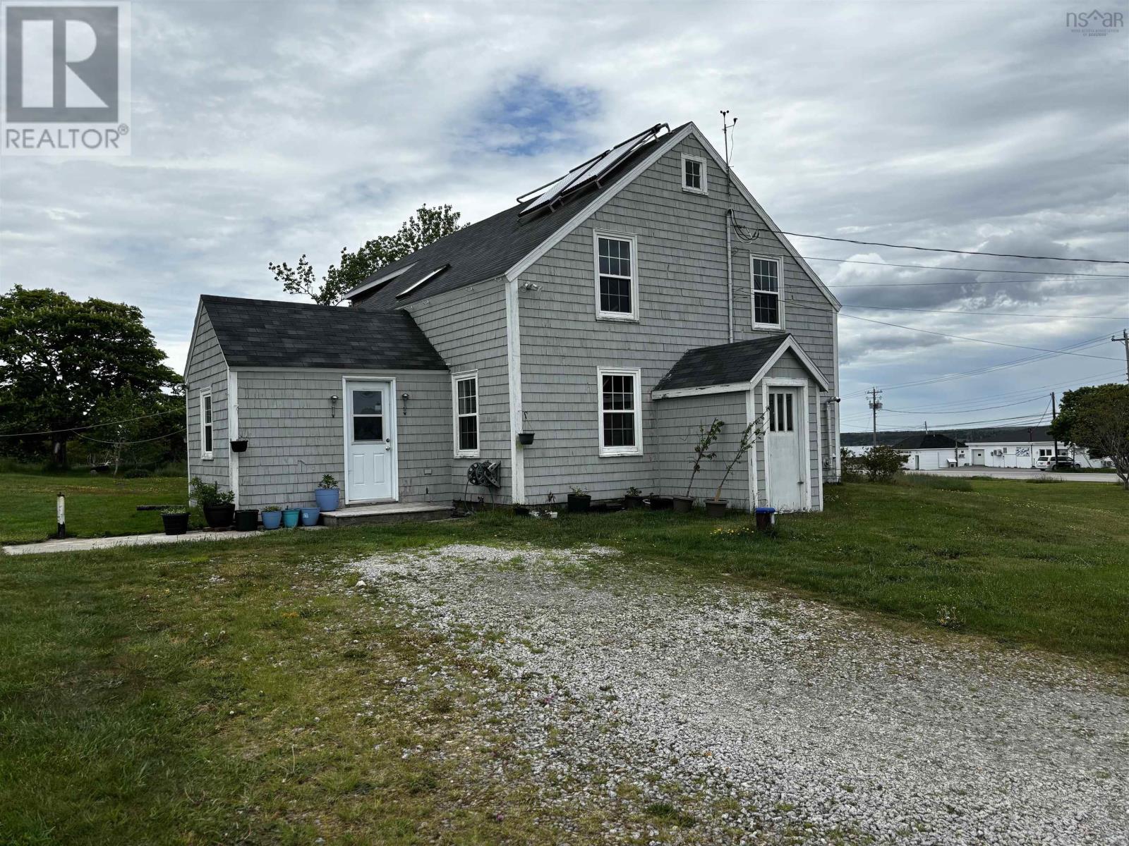 712 Highway 335 Property Photo