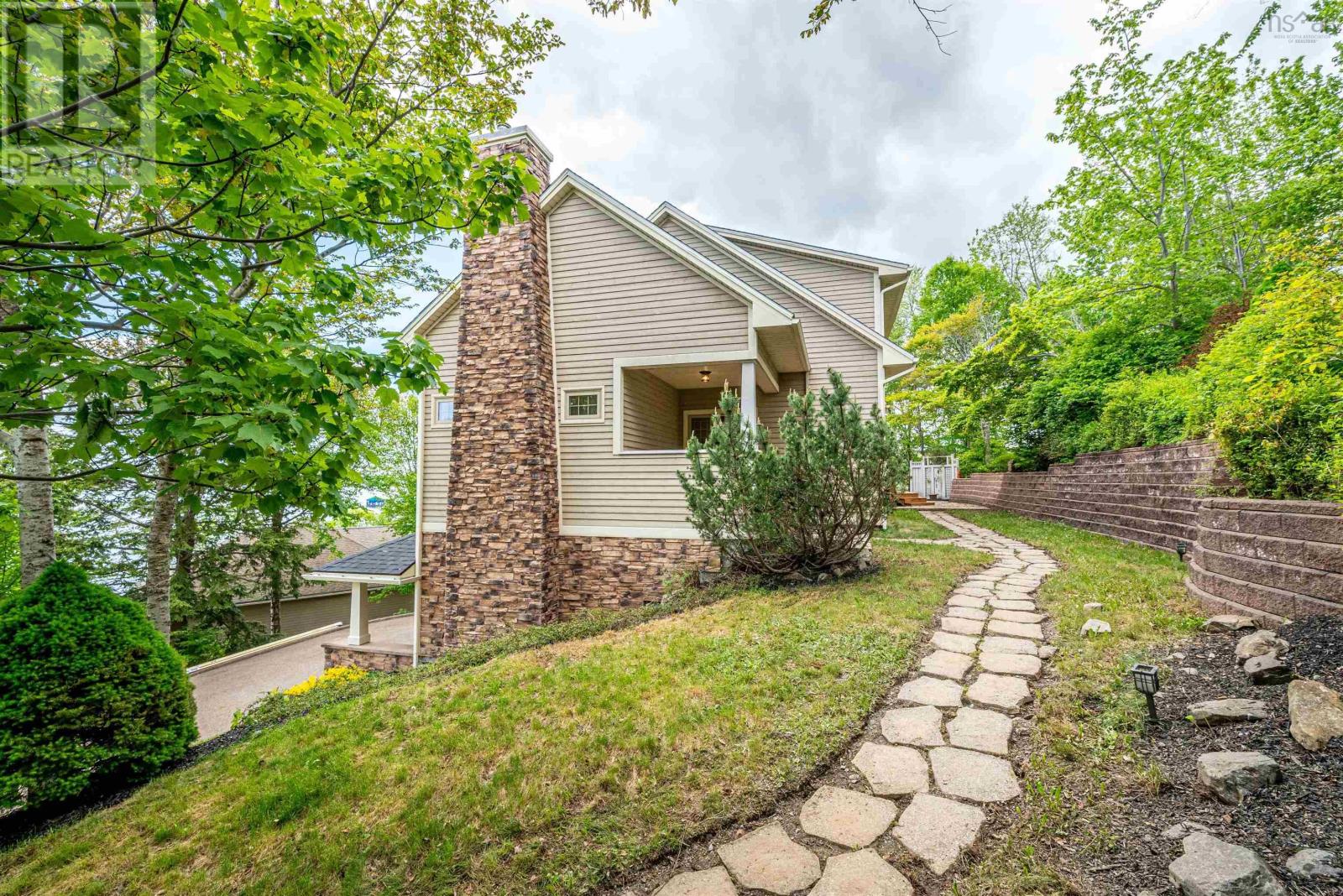 16 Cresthaven Drive Property Photo 35