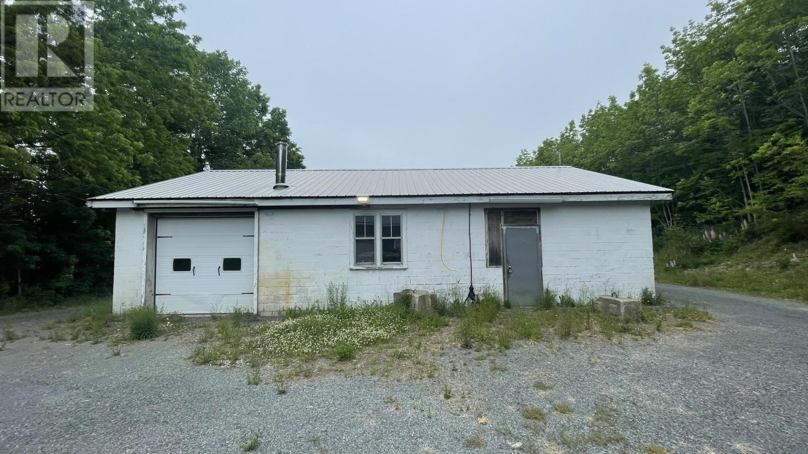 4398 Highway 1 Property Photo 4