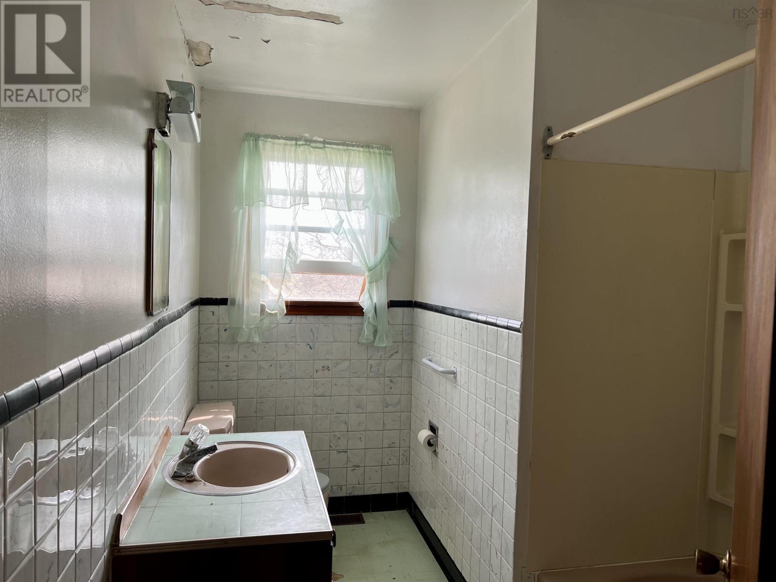 4526 Highway 7 Property Photo 20