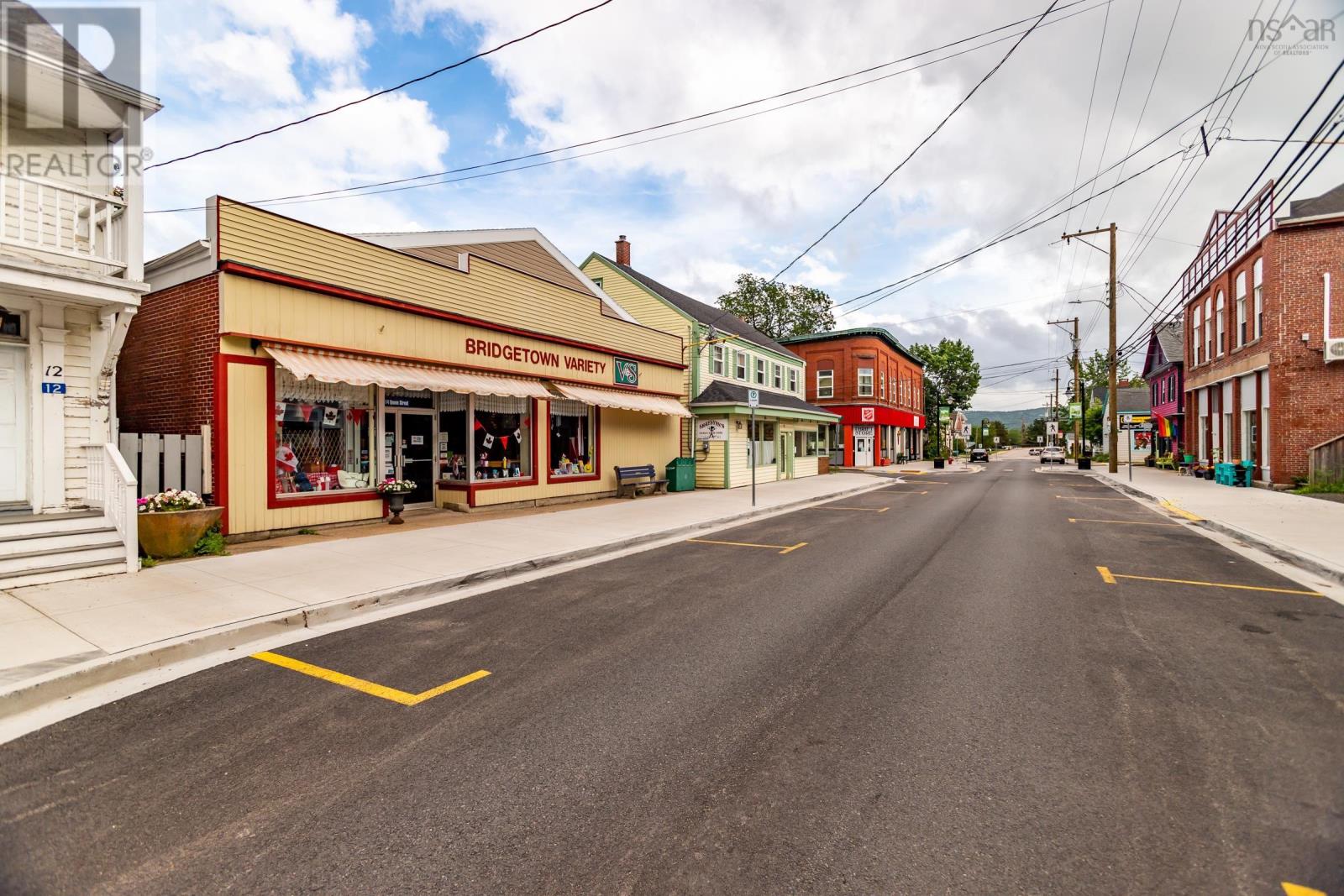 14 Queen Street Property Photo 2