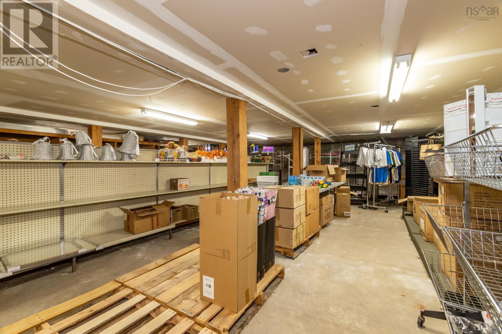 14 Queen Street Property Photo 17