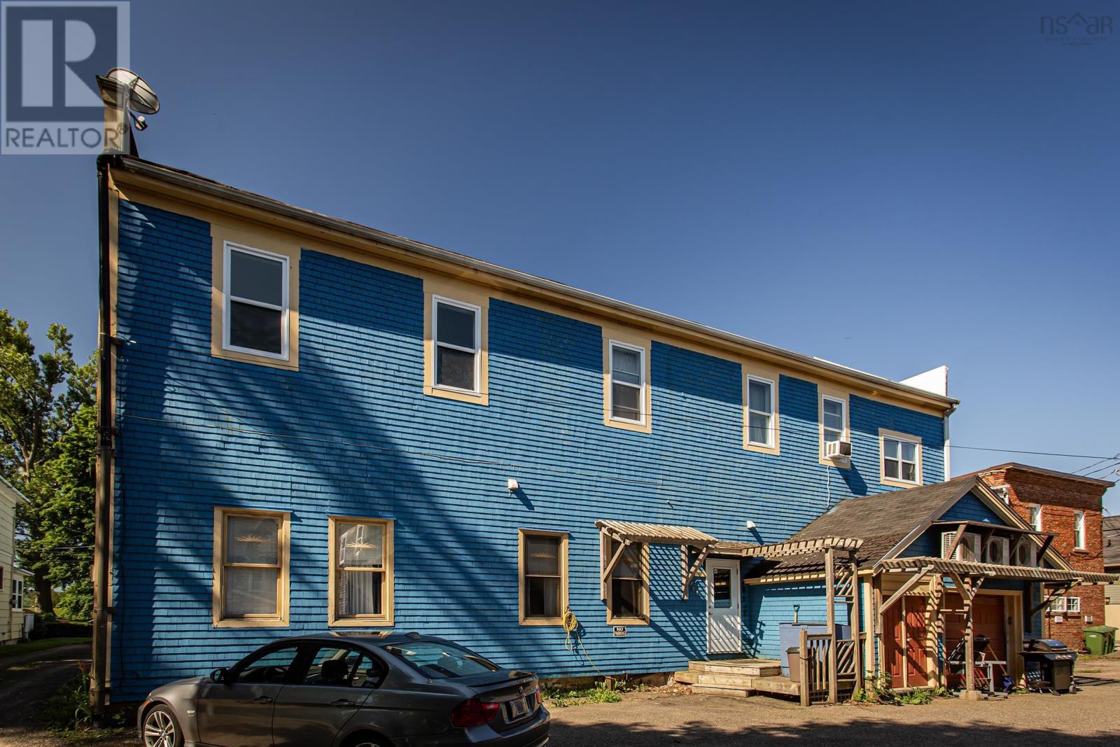 324 St. George Street Property Photo 7