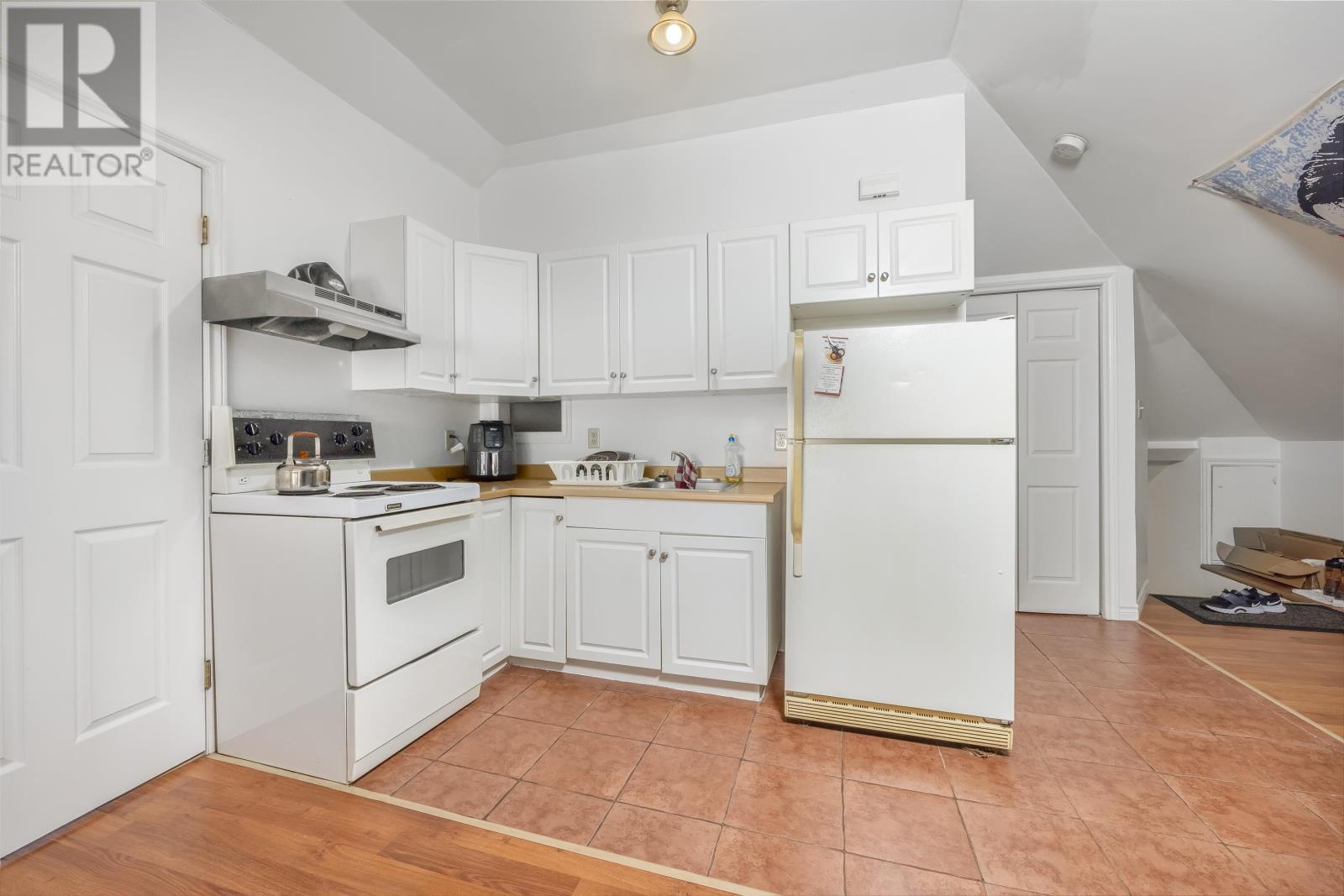 19 Hillsborough Street Property Photo 25