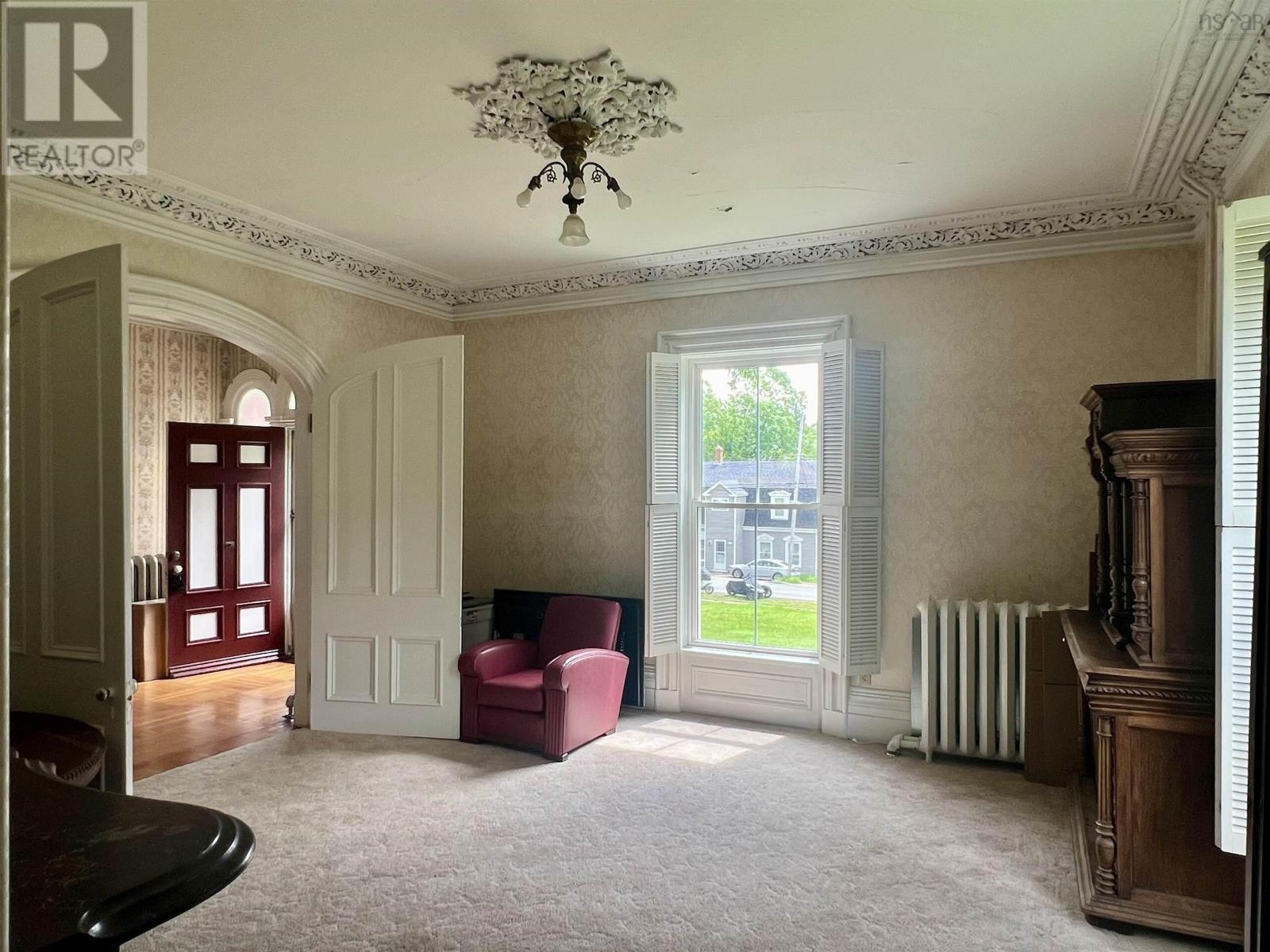 258 Faulkland Street Property Photo 11