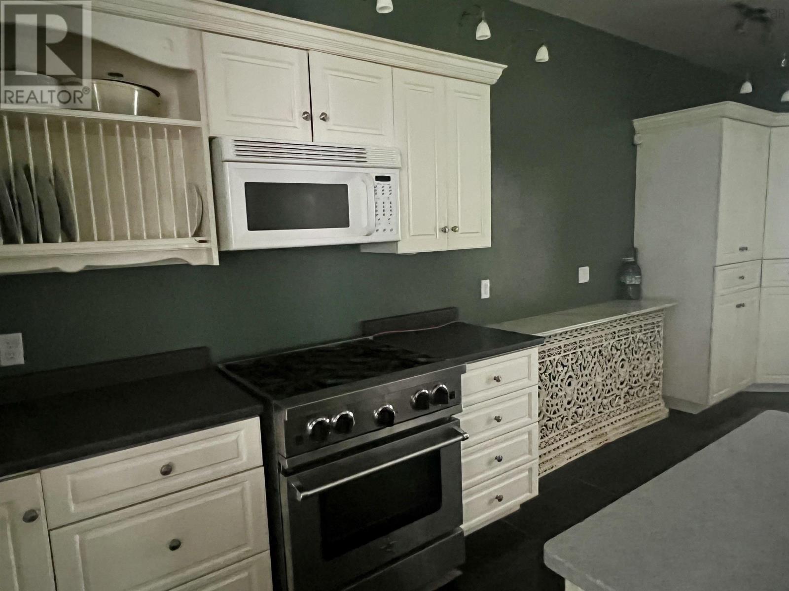 258 Faulkland Street Property Photo 25