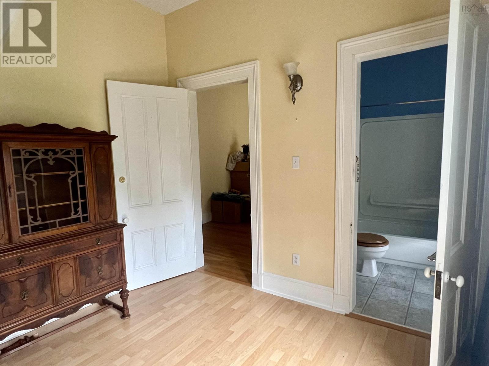258 Faulkland Street Property Photo 48